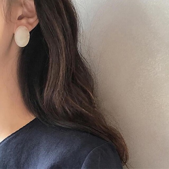 Jewelry - Cream Brown Swirled Marble Acrylic Stud Earrings